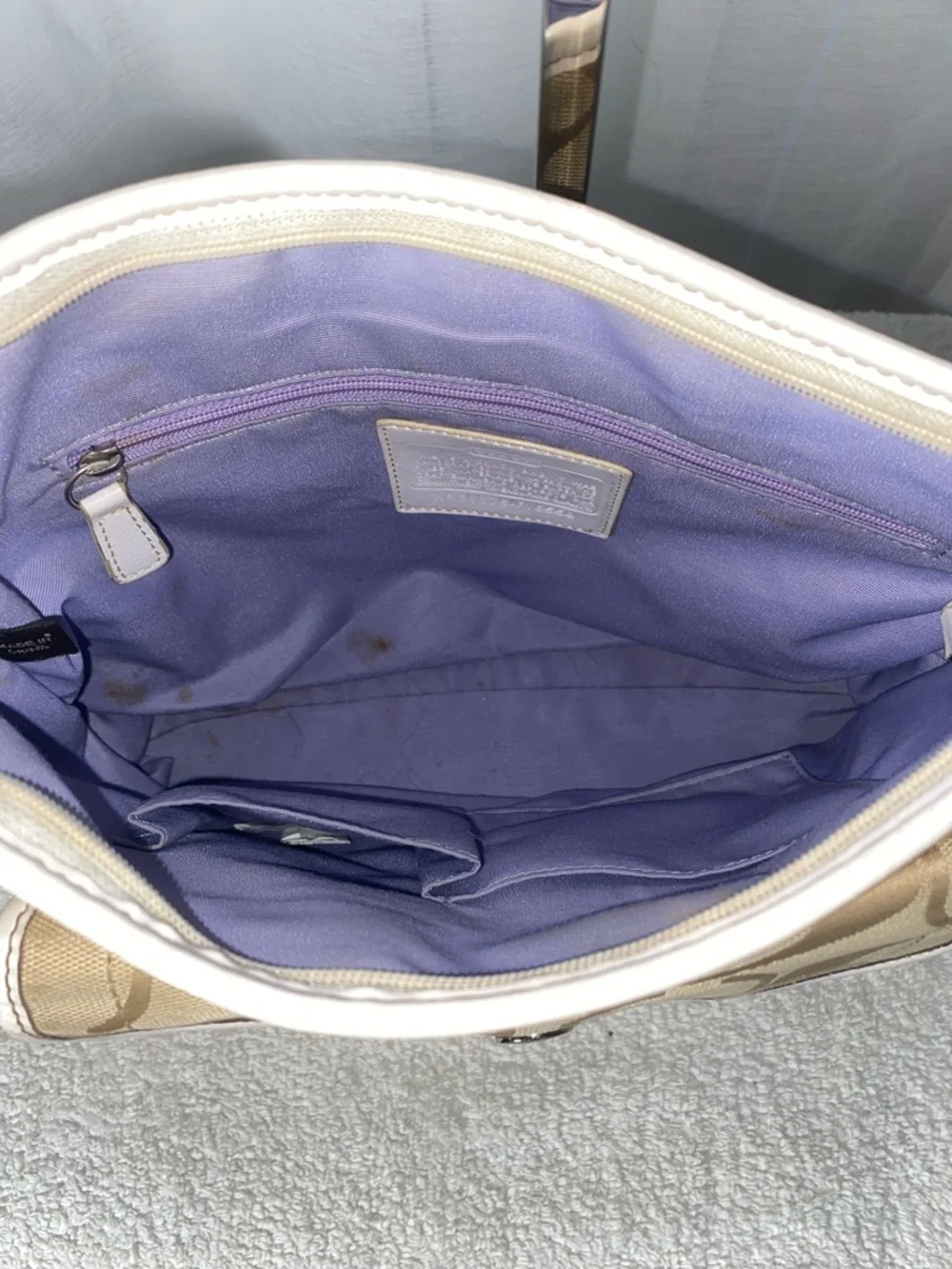 GUC Coach Signature Front Pocket Crossbody - Picture 7 of 9